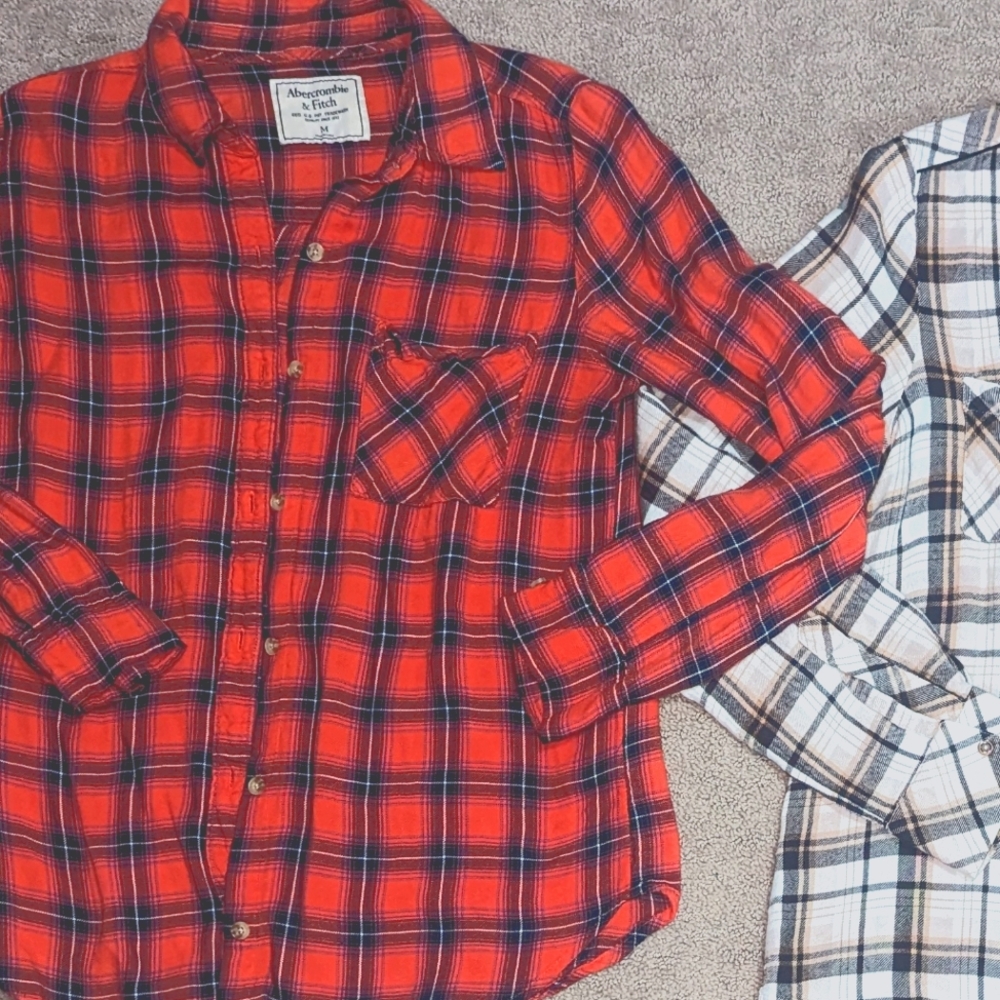 Abercrombie & Fitch Plaid Long Sleeved Button Down Shirt - Size Medium